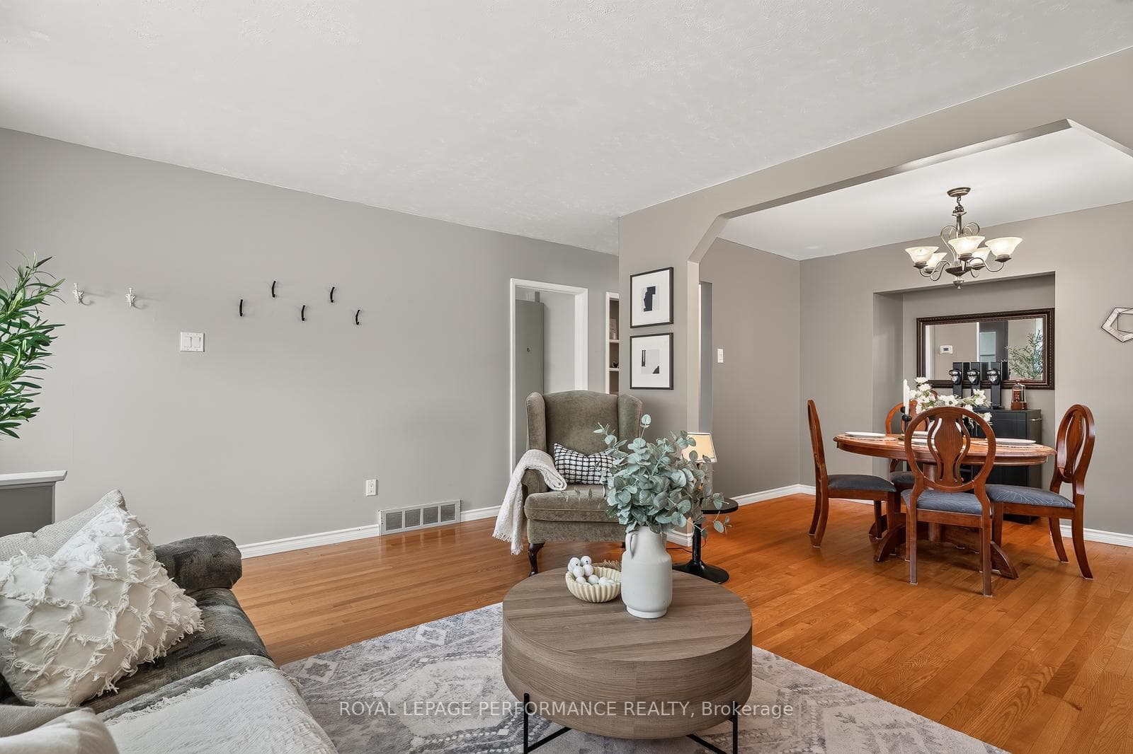 898 Charleswood Avenue photo 9