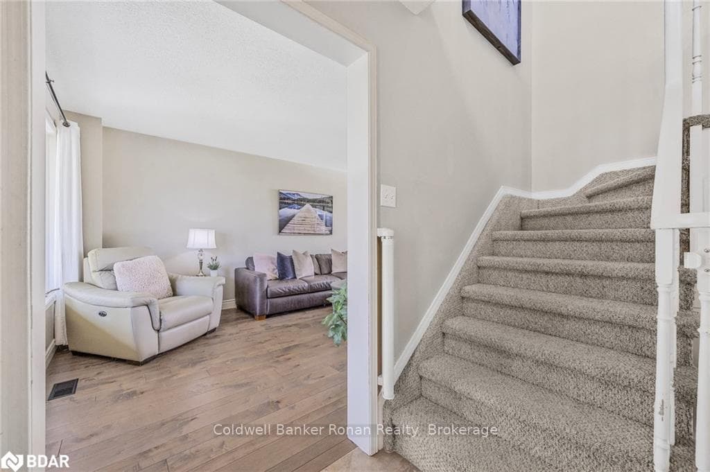 28 FOYSTON Circle photo 6