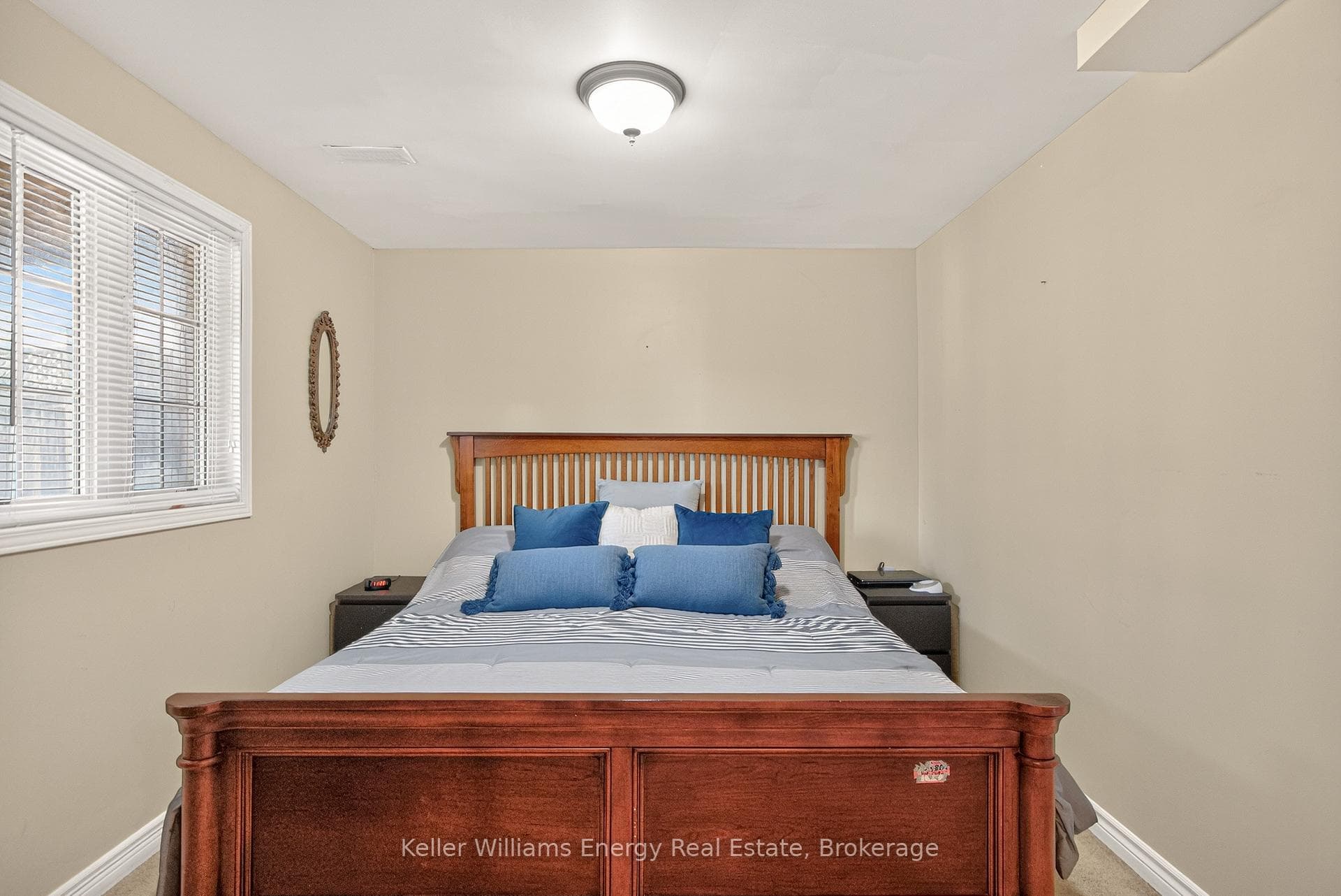 4 Holman Court photo 28