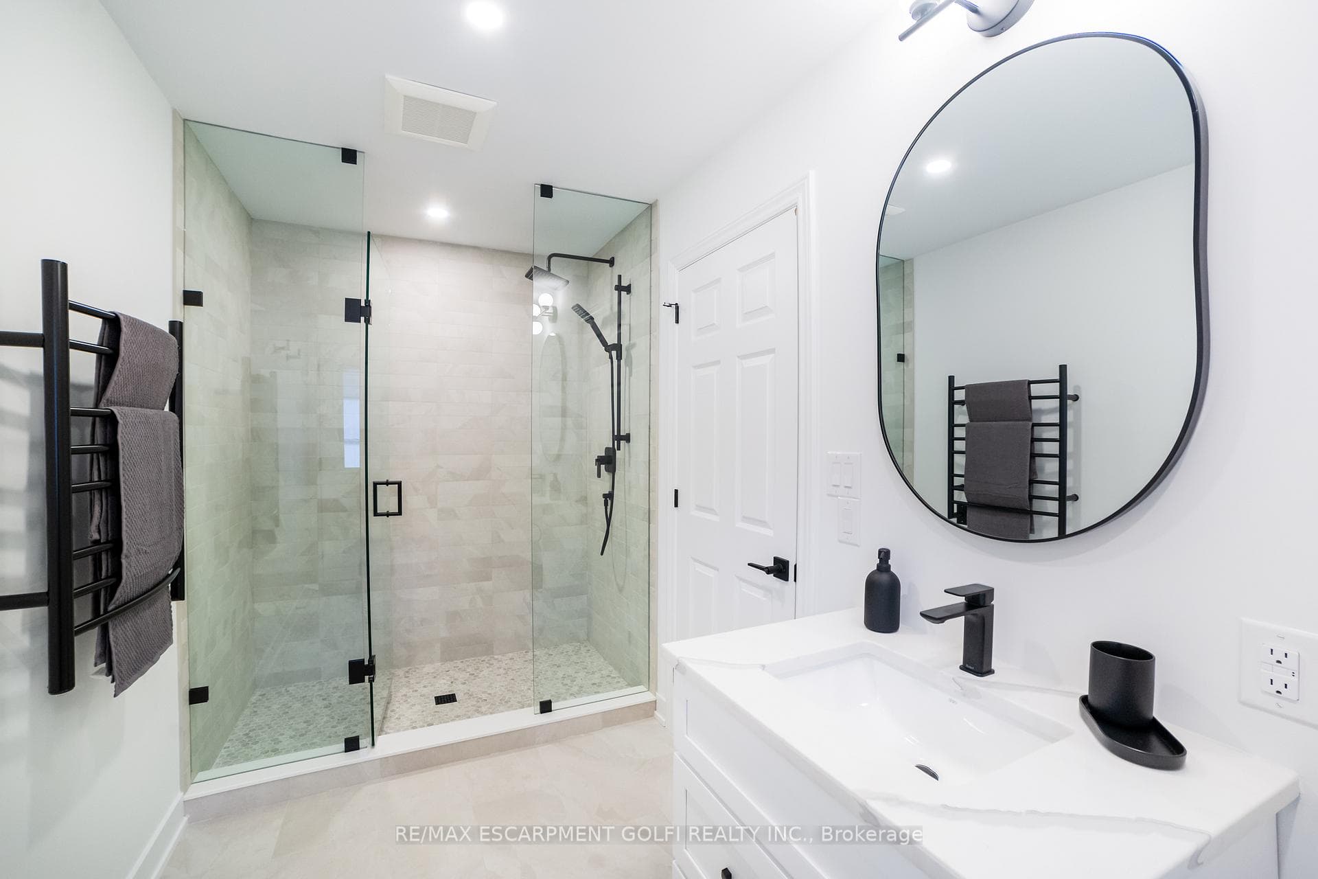 837 Danforth Place photo 29