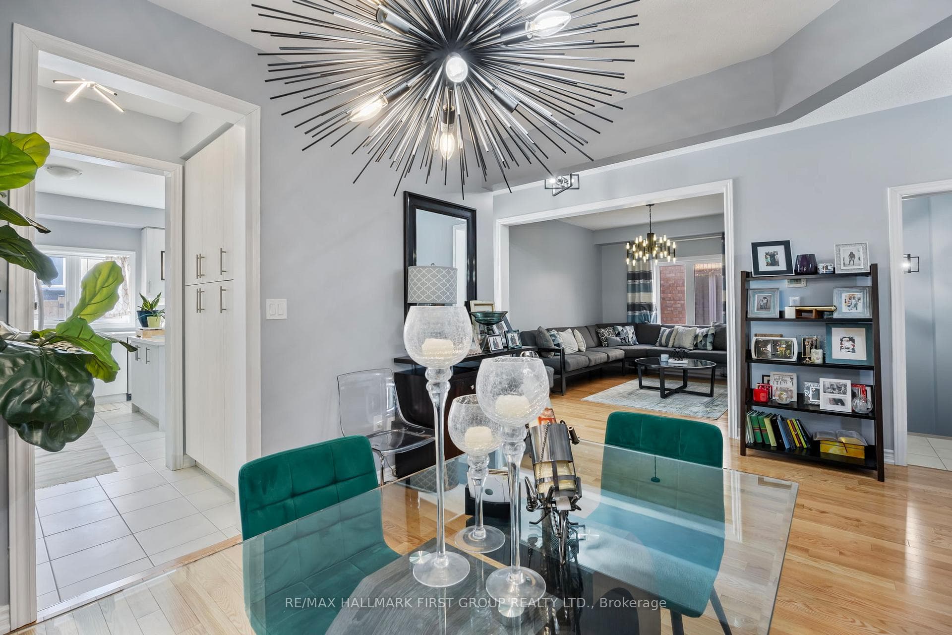 307 Northglen Boulevard photo 8