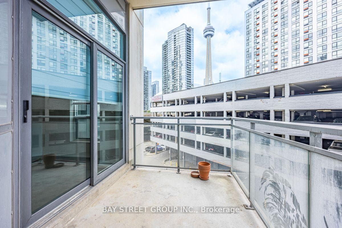410 Queens Quay Unit 411 photo 20