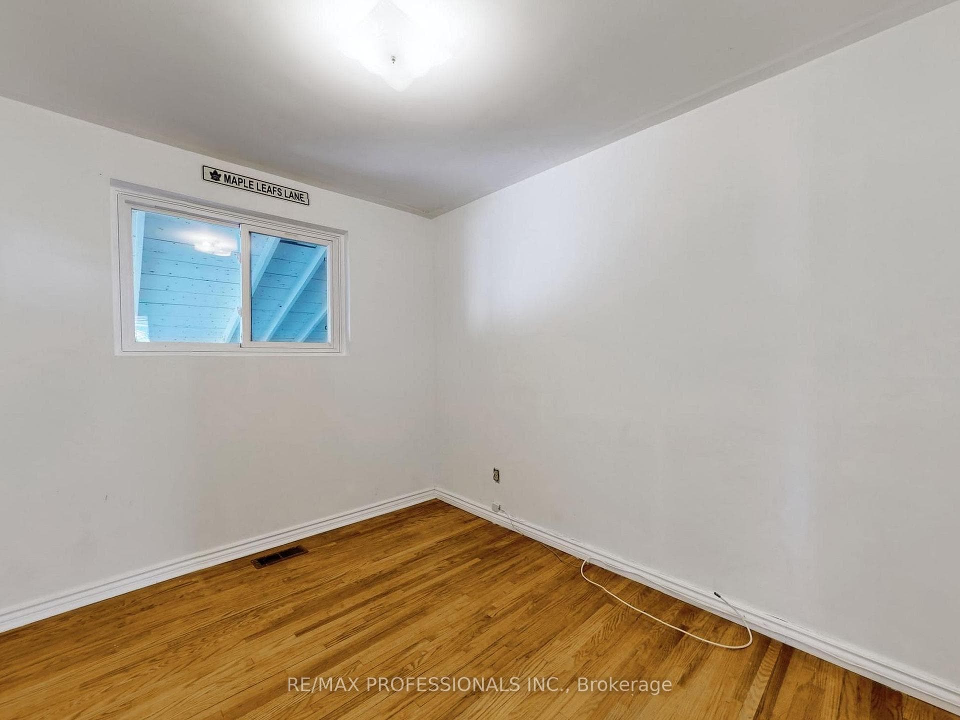 44 Bailey Crescent photo 11