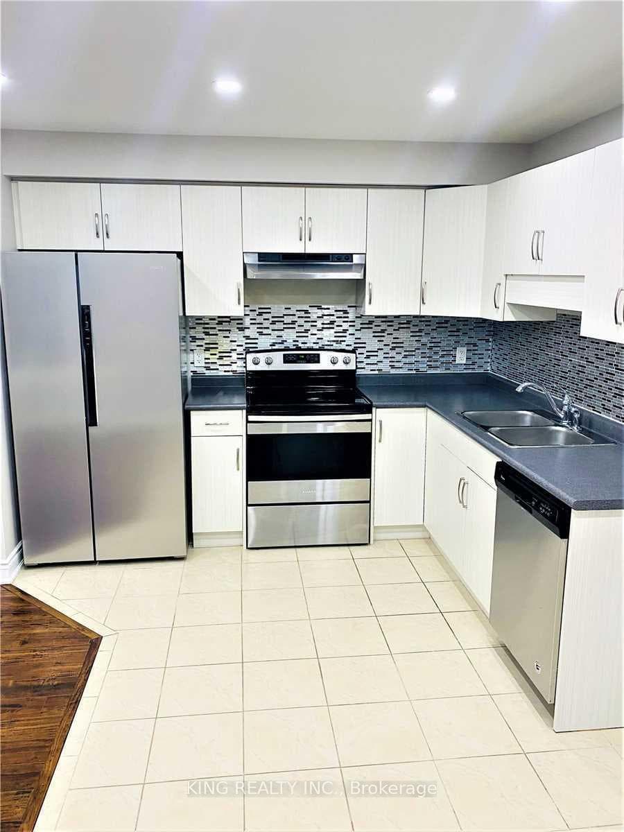 285 Silverwood Avenue photo 3
