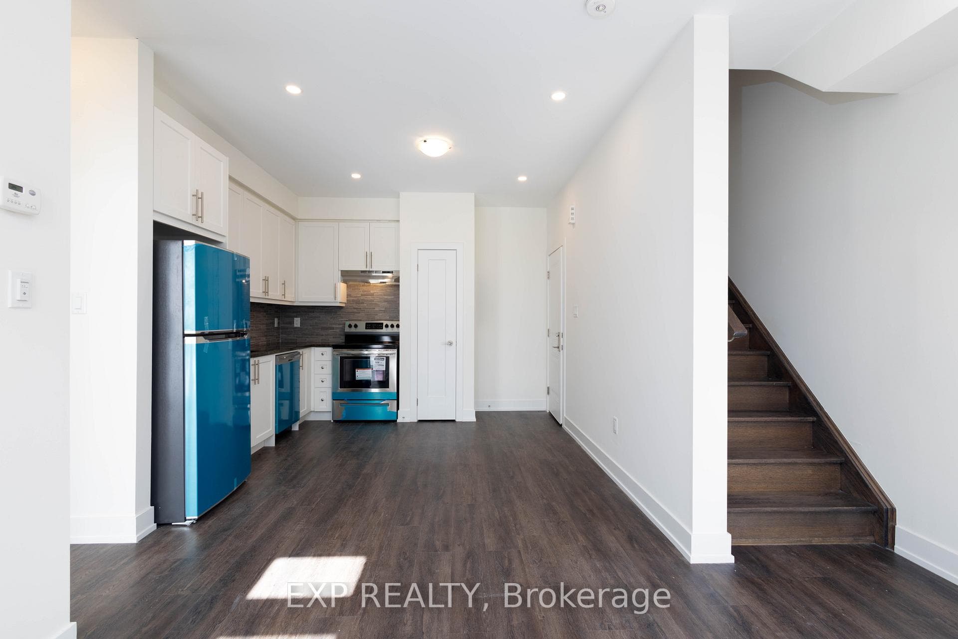 7 Phelps Lane Unit 15 photo 9