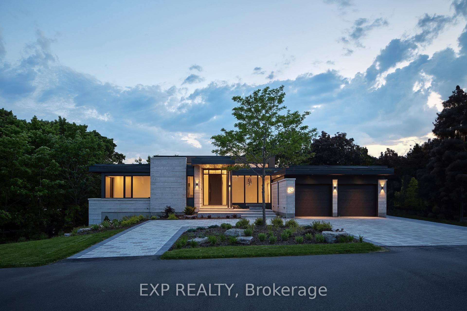 32 CLOVELLY Road photo 1