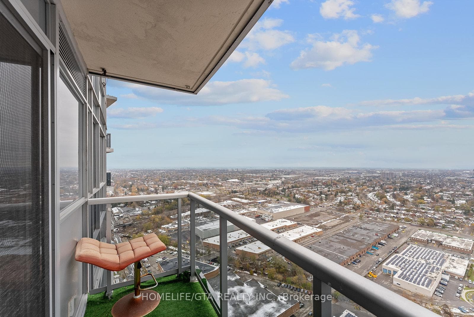 135 Village Green Square Unit 3916 photo 22