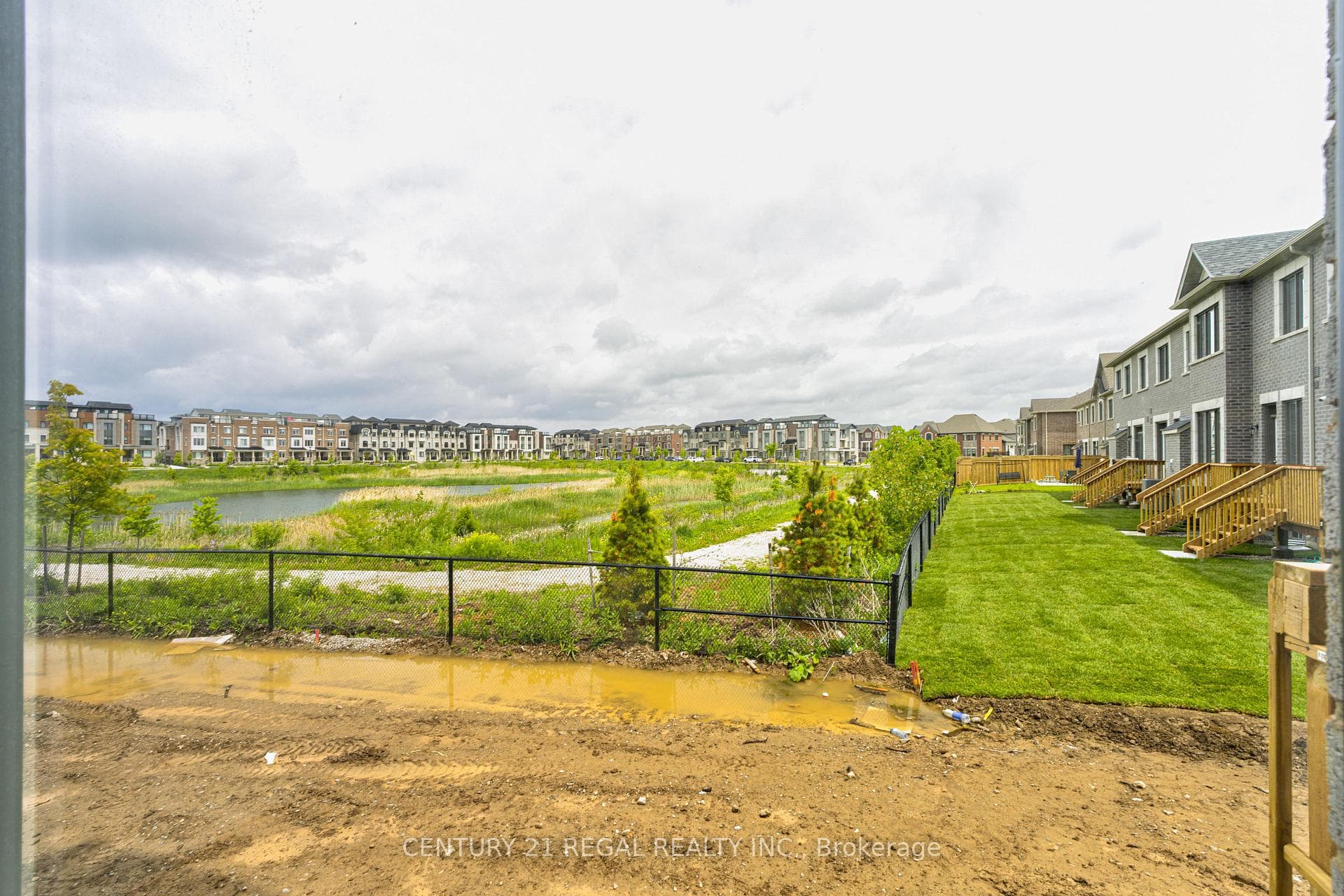 1186 Dartmouth Crescent photo 26