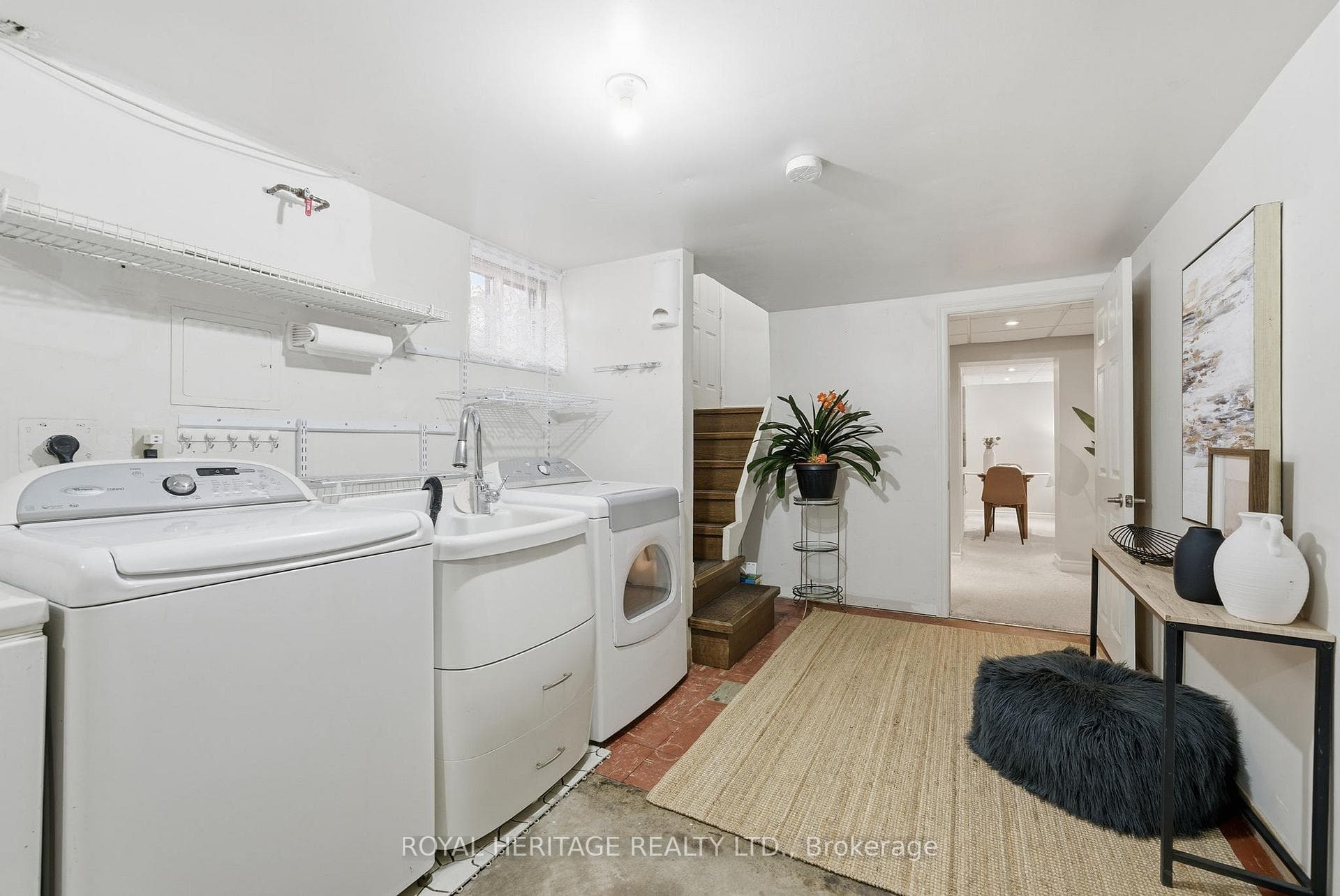 33 Willowhurst Crescent photo 24