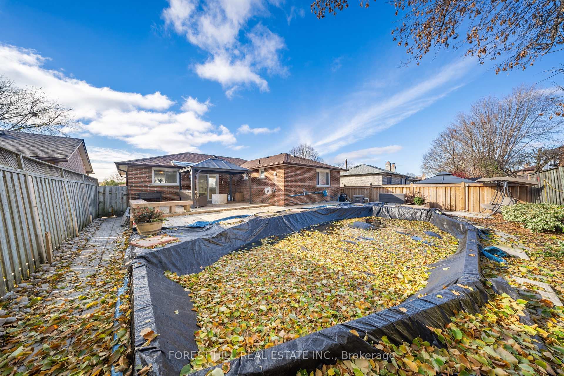 119 Eastman Crescent photo 35