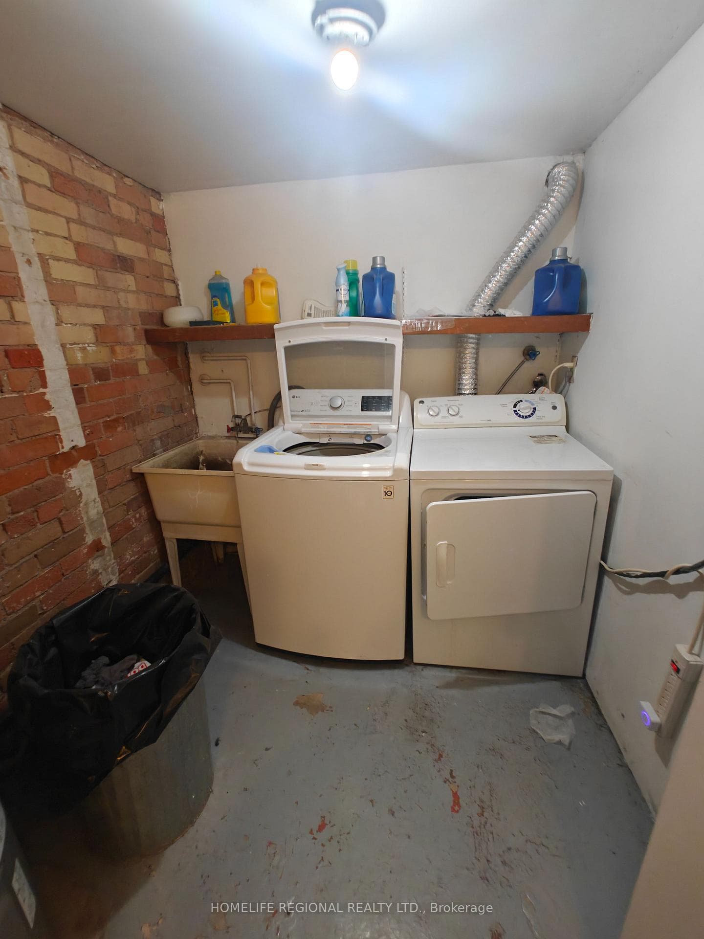 130 Shuter Street photo 8