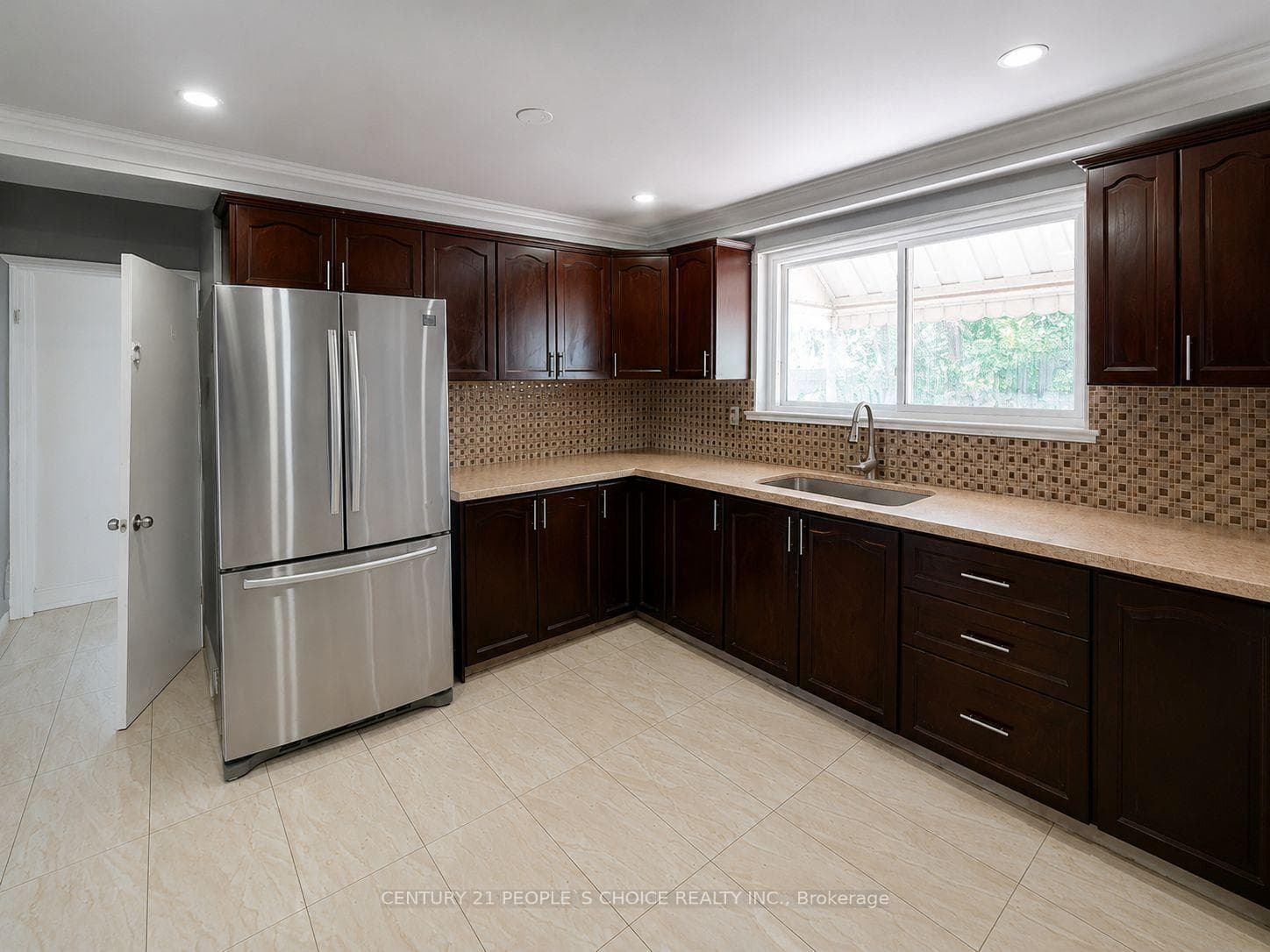 105 Lexington Avenue photo 2