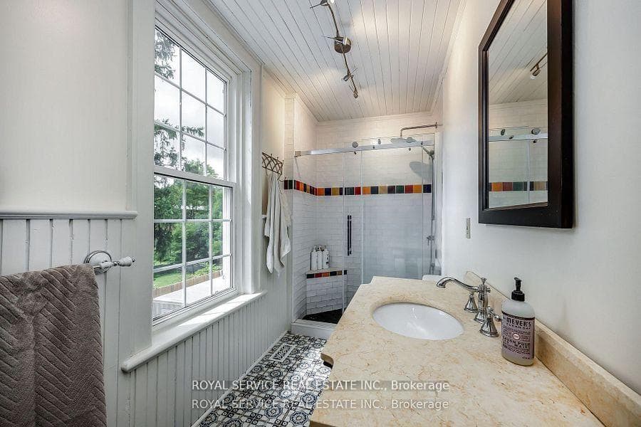 60 King Street photo 14