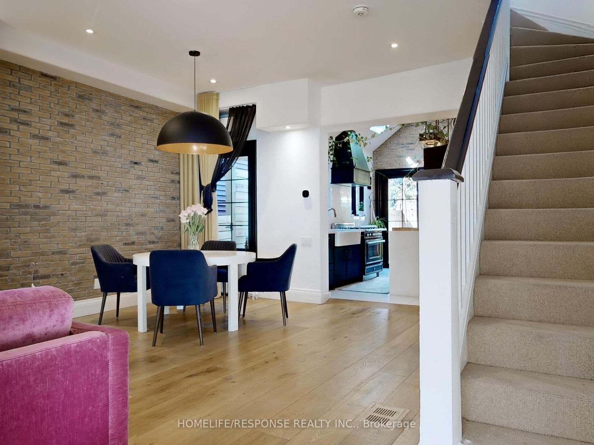 222 MUNRO Street photo 17