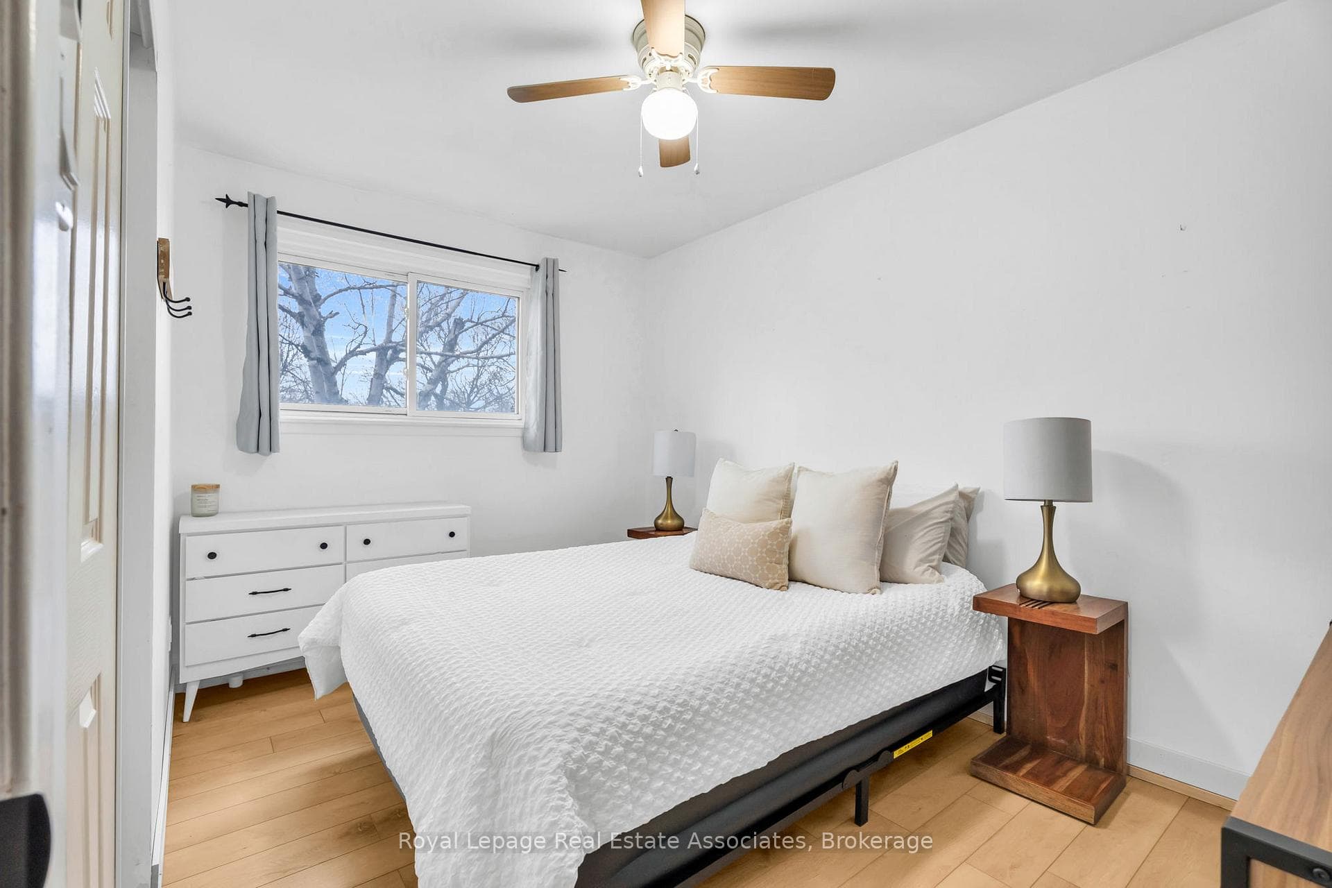 325 Simon Street photo 14