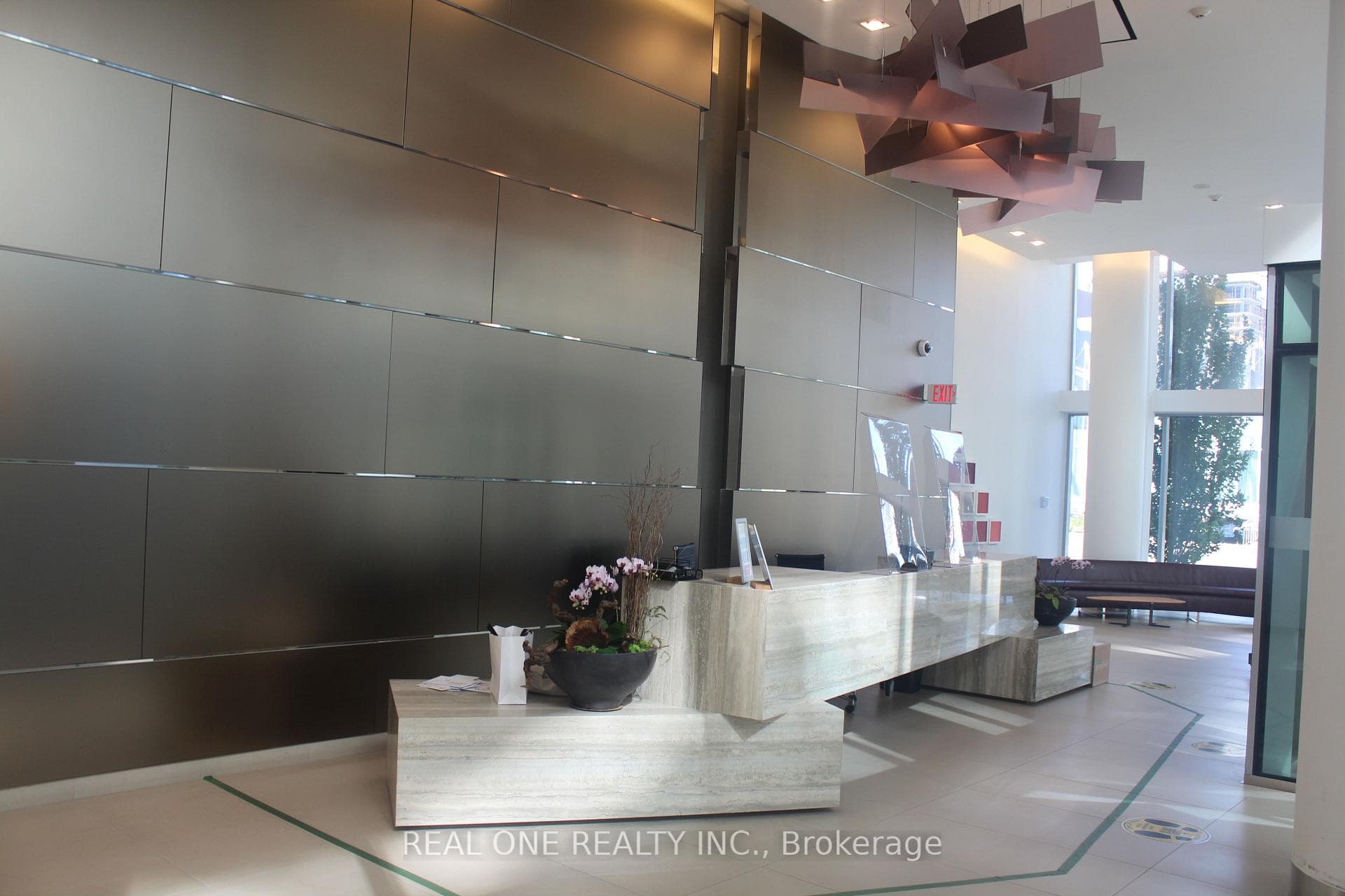 39 Queens Quay Unit 325 photo 4