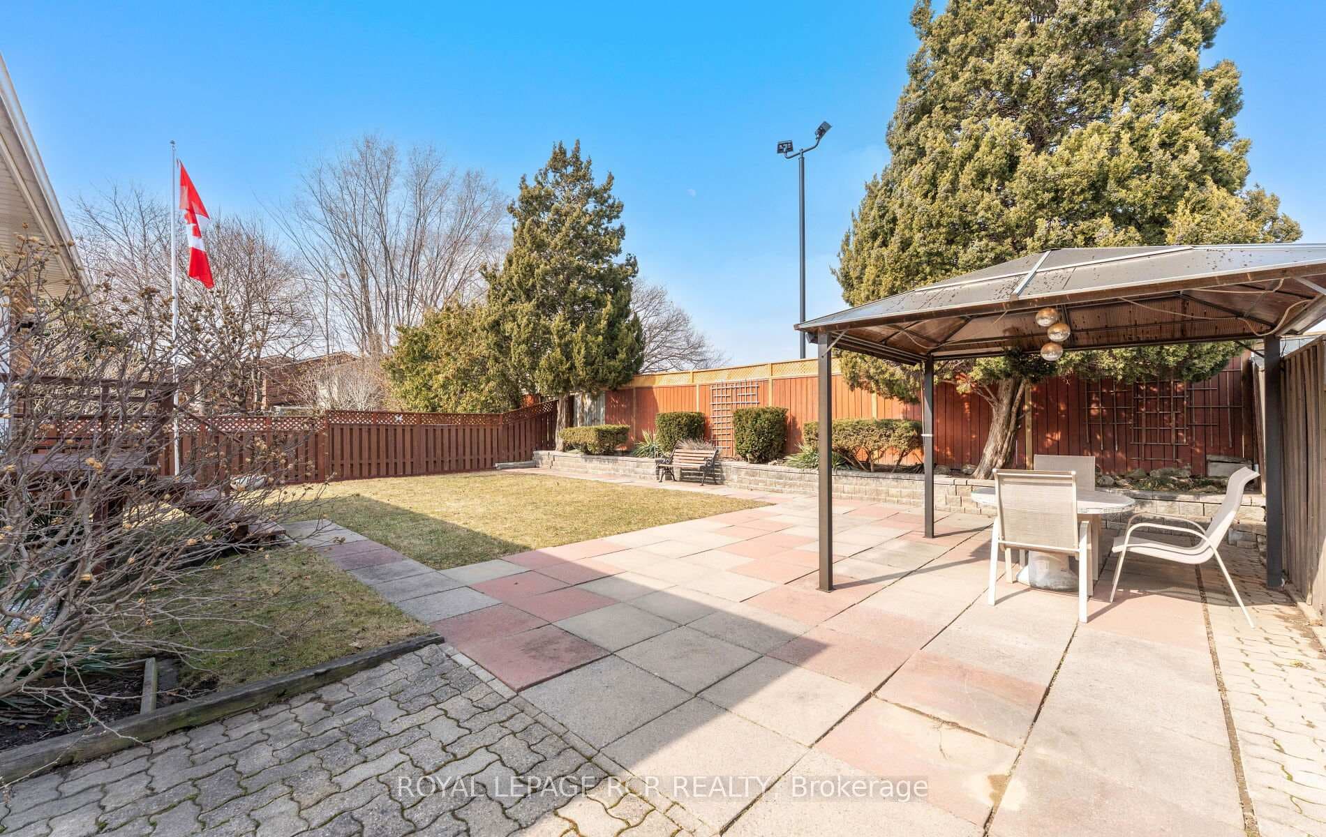 10 West Wareside Road photo 27