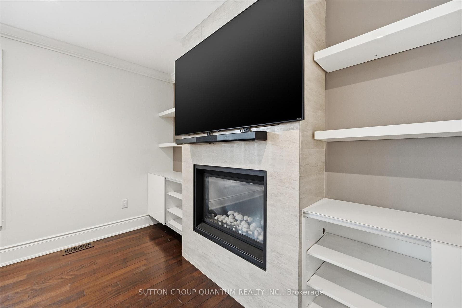 383 Cosburn Crescent photo 21