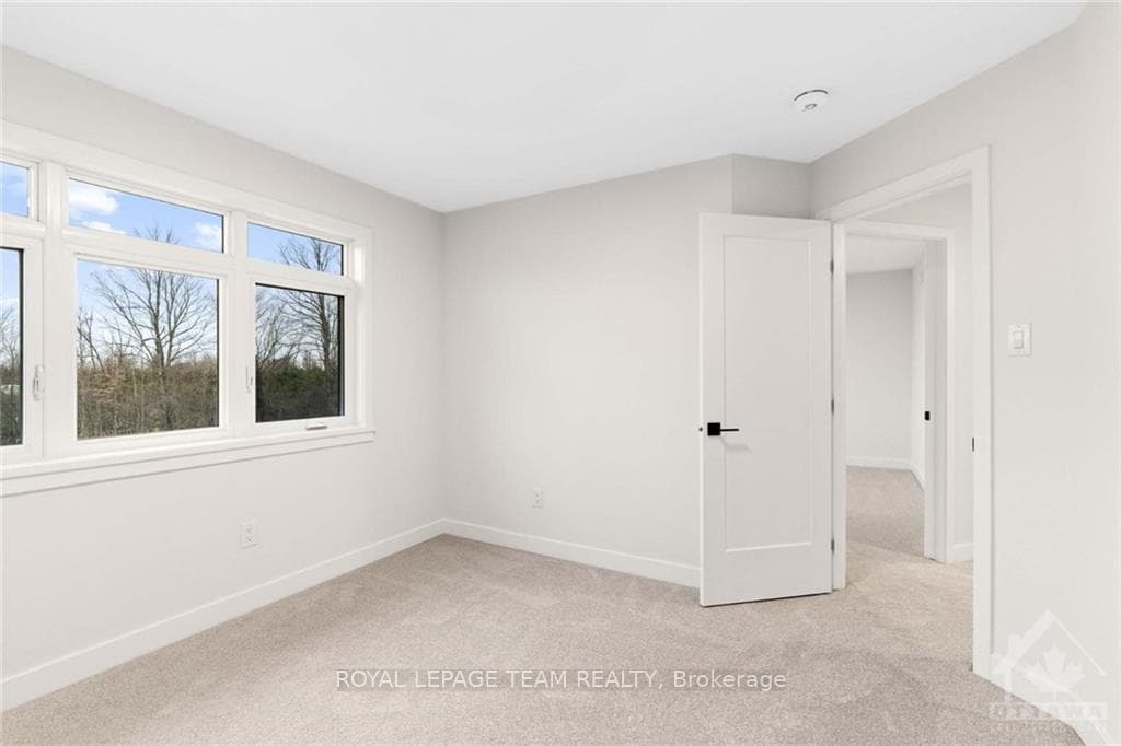 131 CASSIDY Crescent photo 28