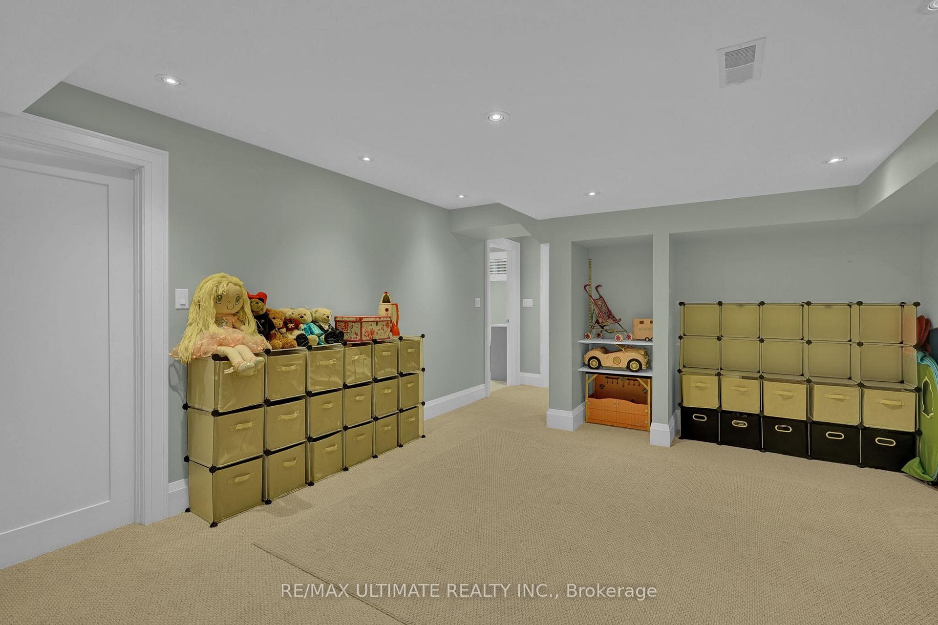 97 Woodview Drive photo 35