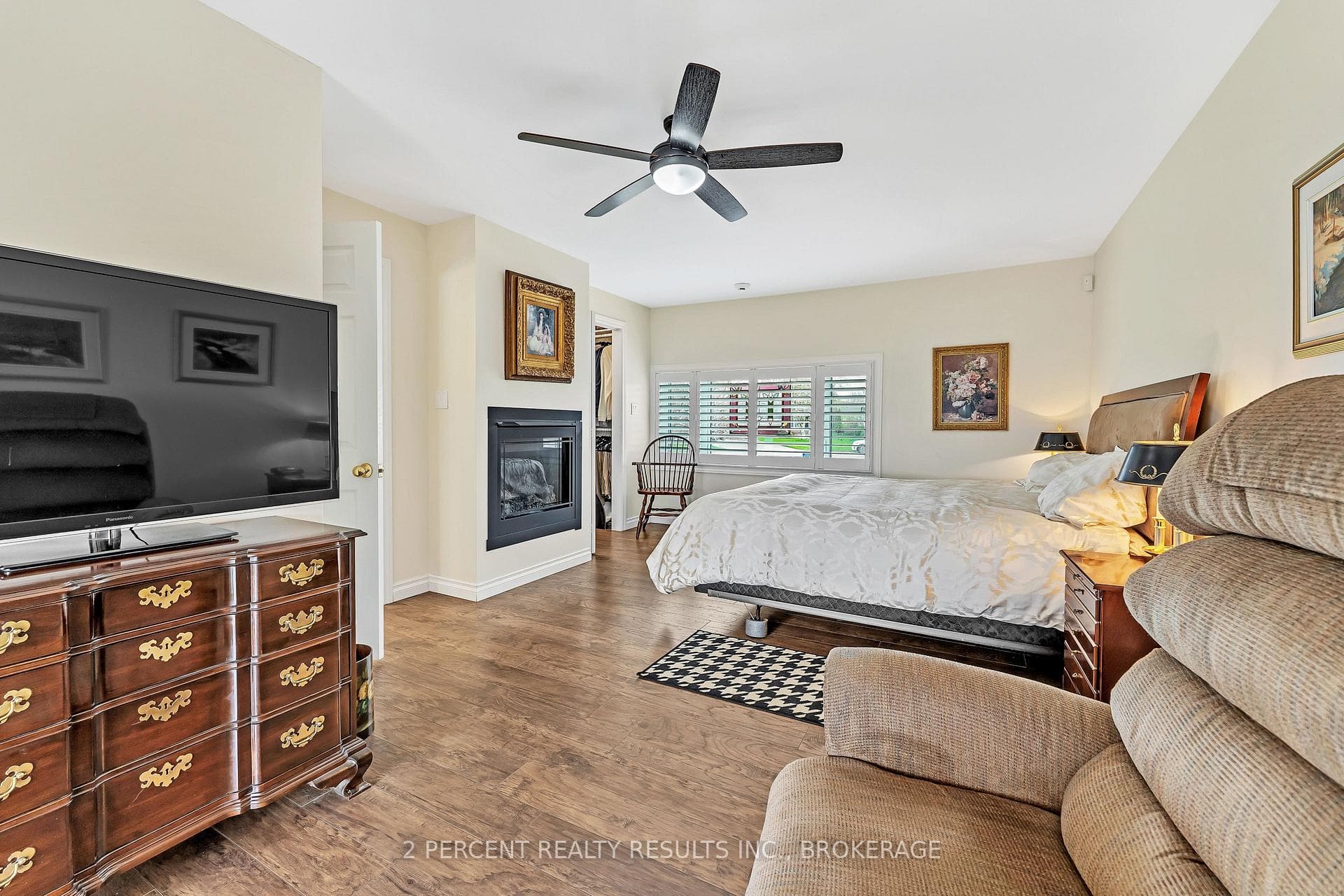 935 Brodie Avenue photo 19
