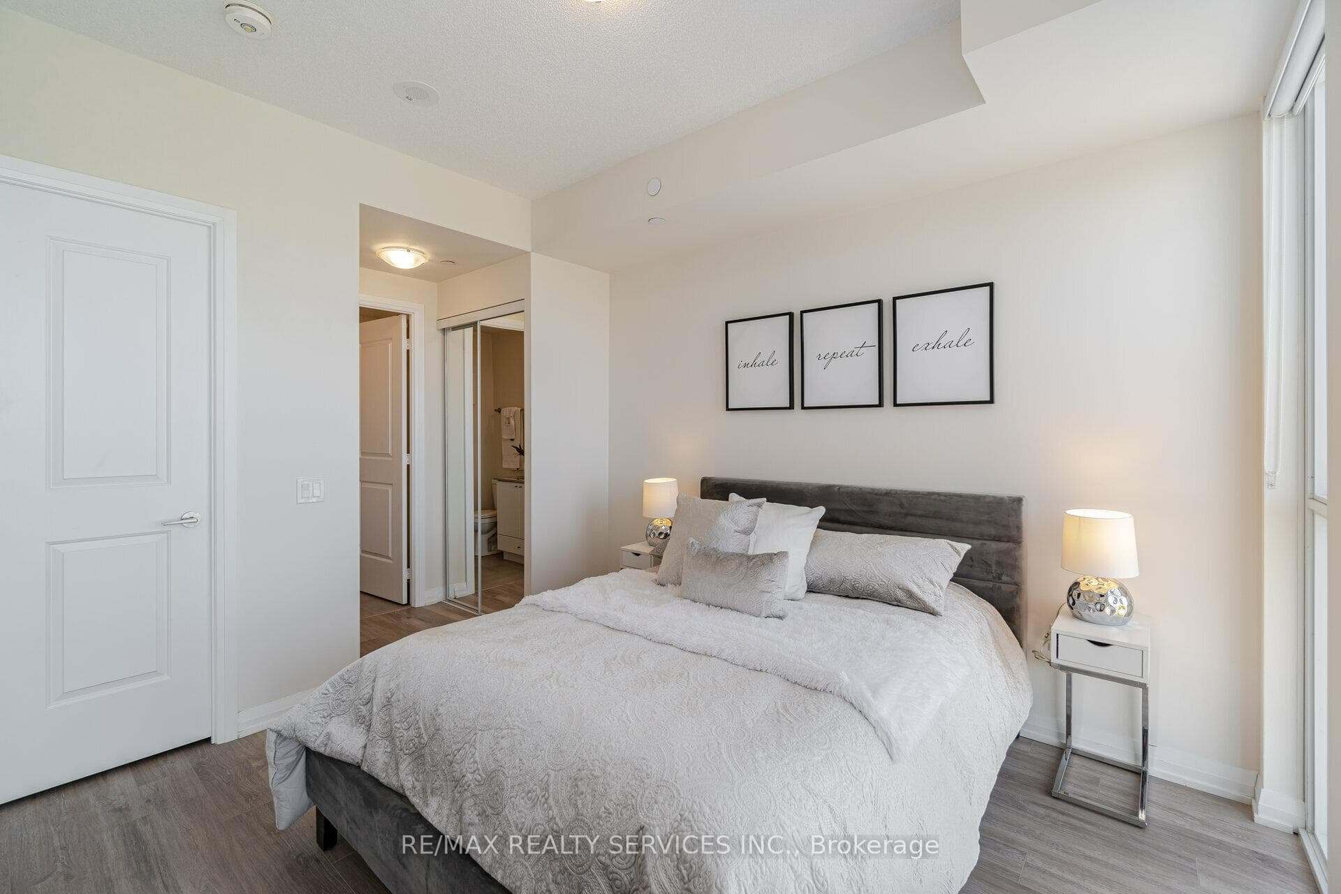 35 Watergarden Drive Unit 2418 photo 22
