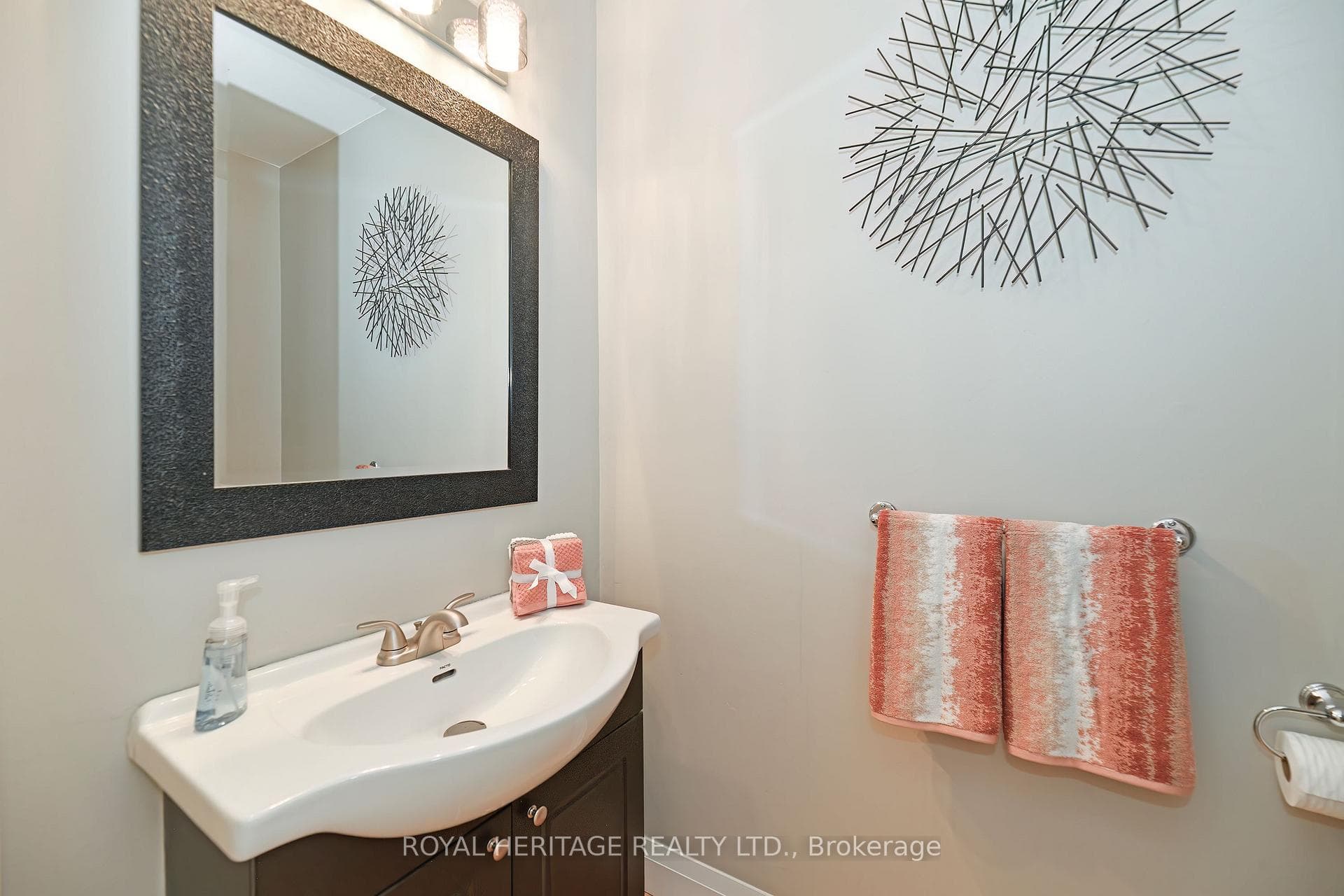 32 Hillier Street photo 18