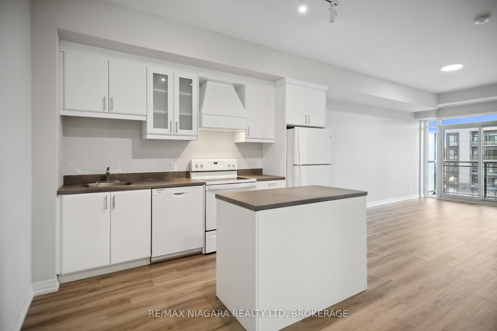 50 Herrick Avenue Unit 443 photo 4