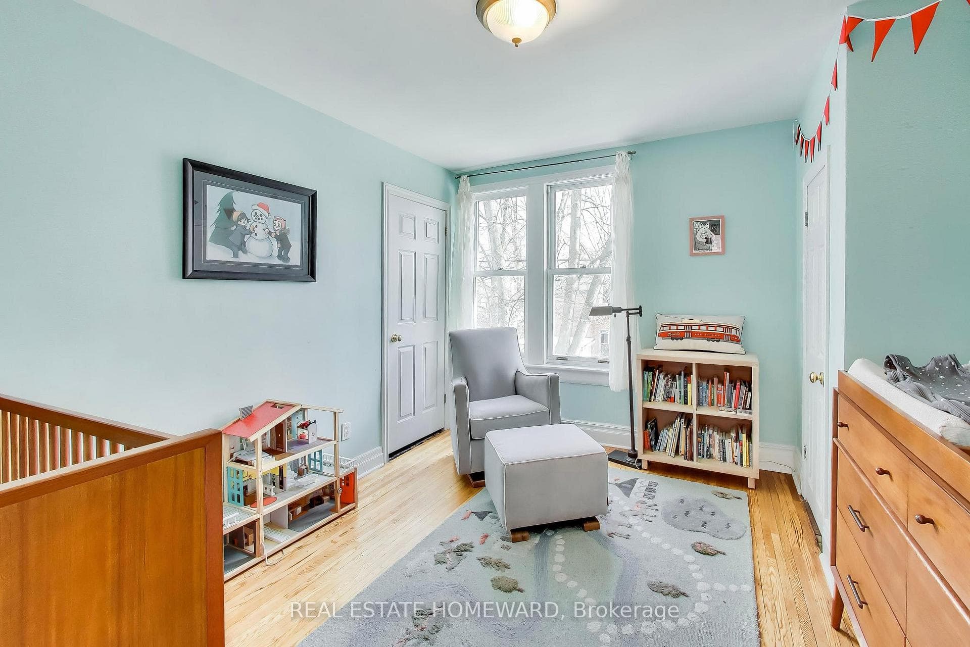 80 Hogarth Avenue photo 25