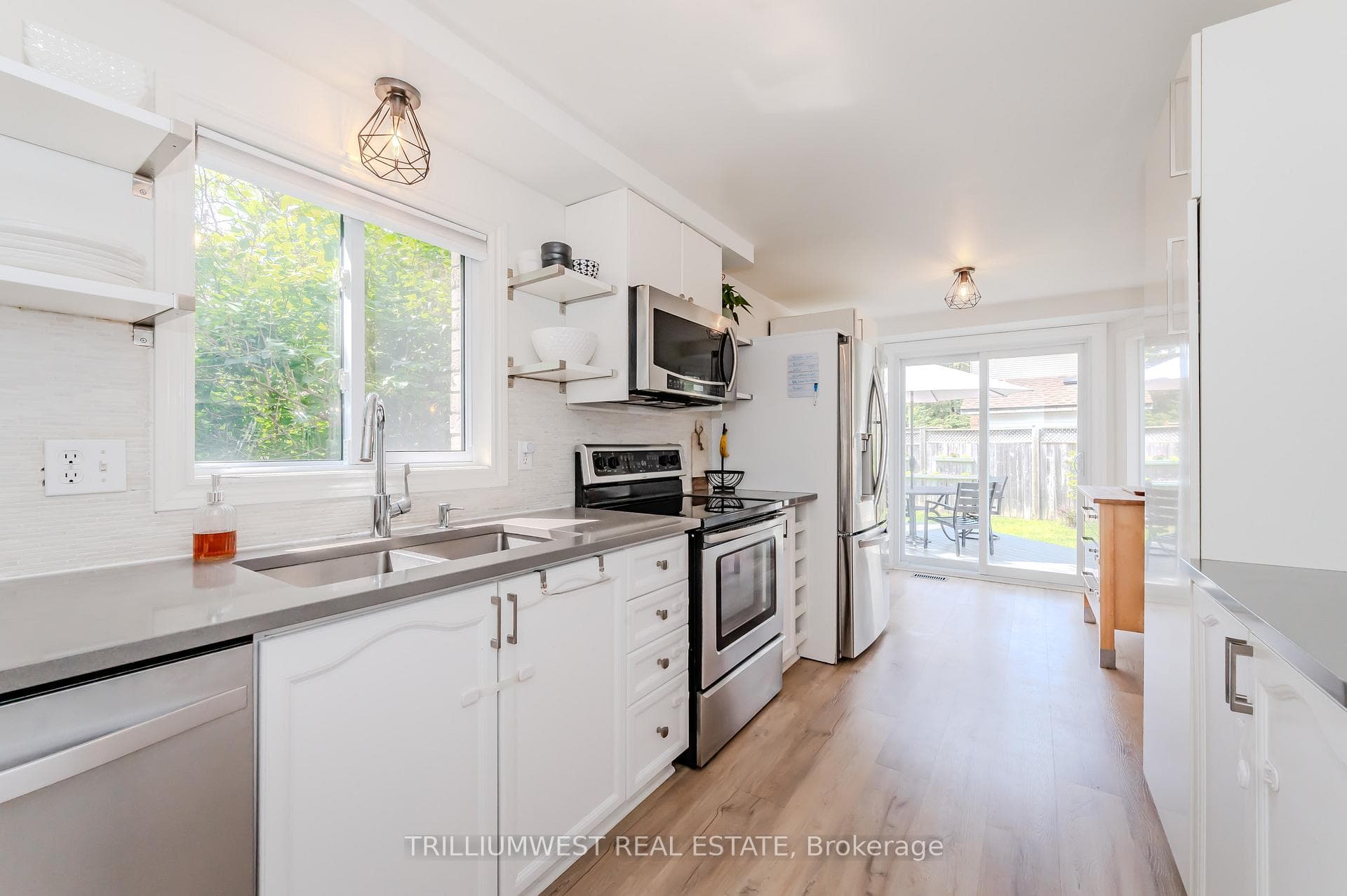 126 Bankside Drive photo 11