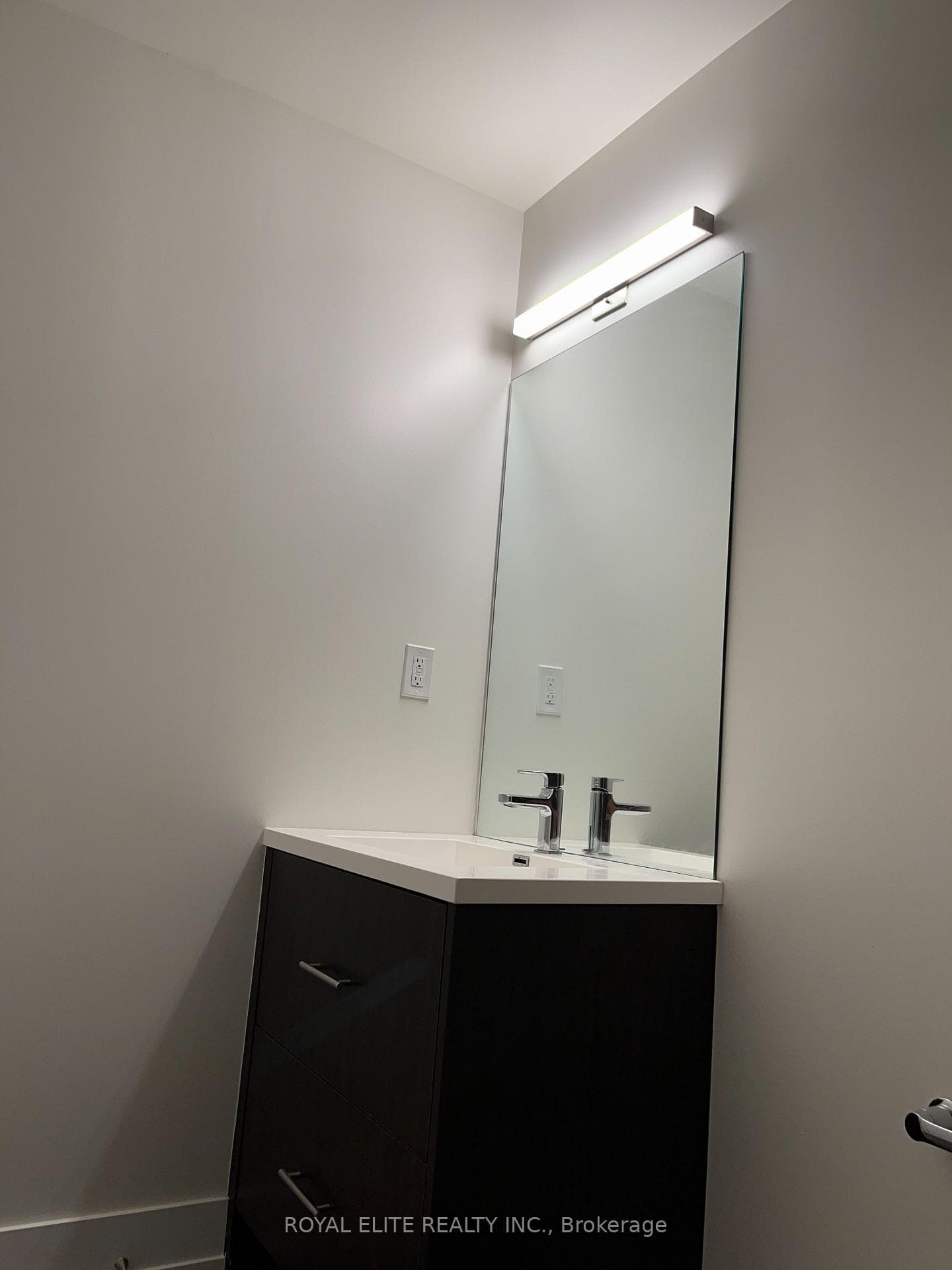 180 Fairview Mall Drive Unit 901 photo 8