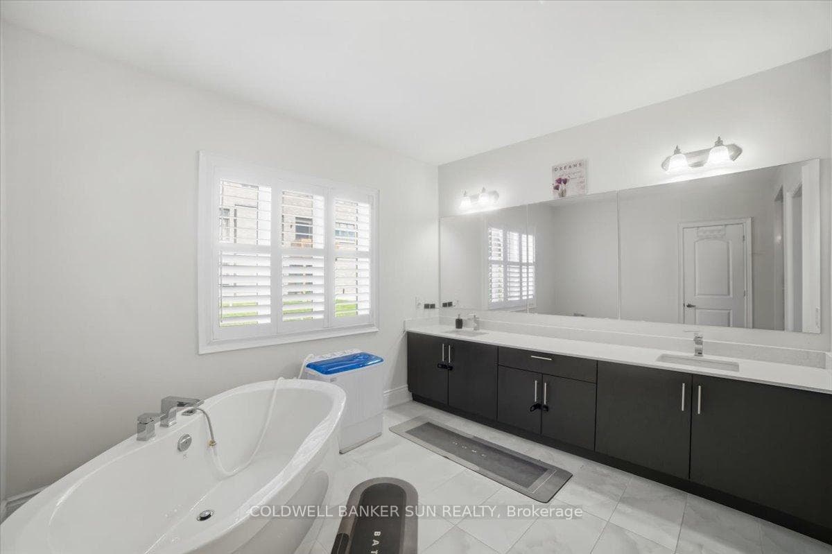 87 James Walker Avenue photo 39