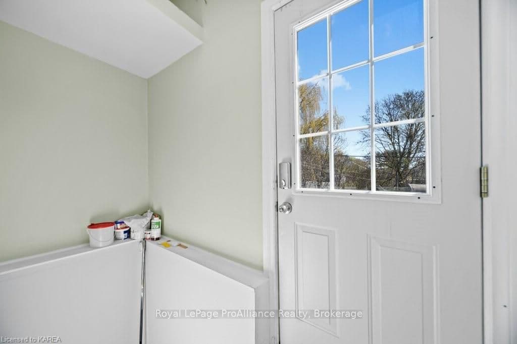 197 KINGSCOURT Avenue photo 23