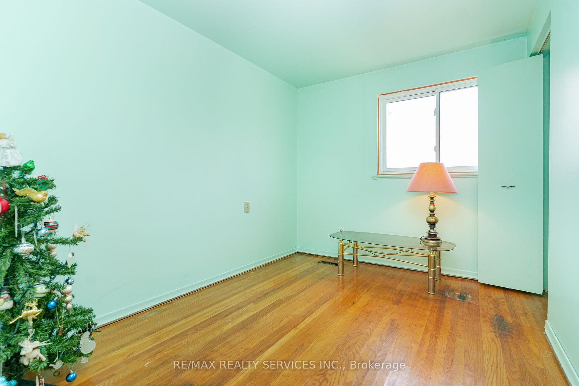 92 Forsythia Road photo 17