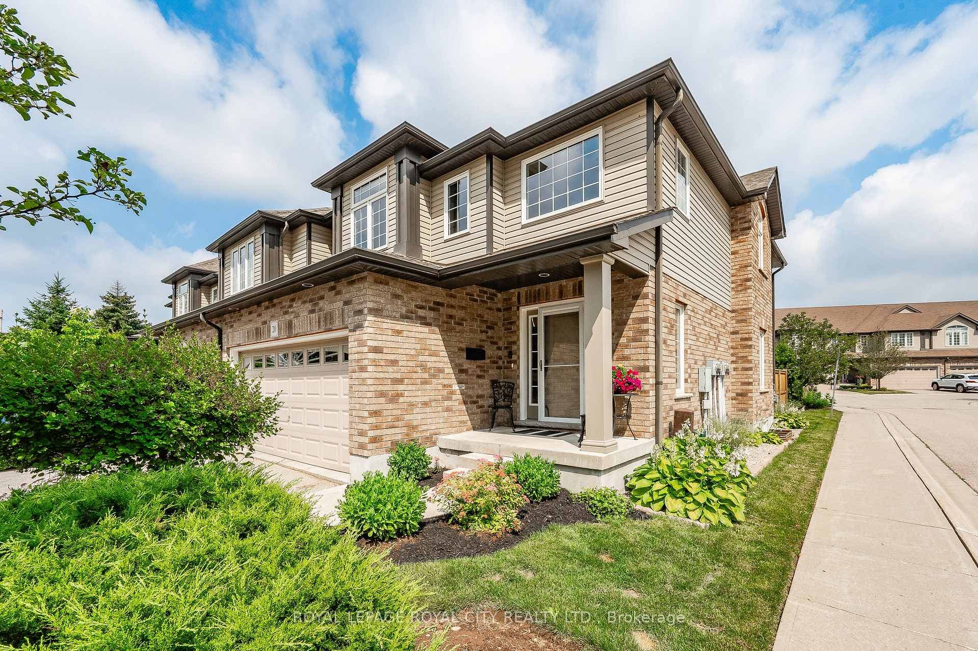 20 Lowes Road photo 2