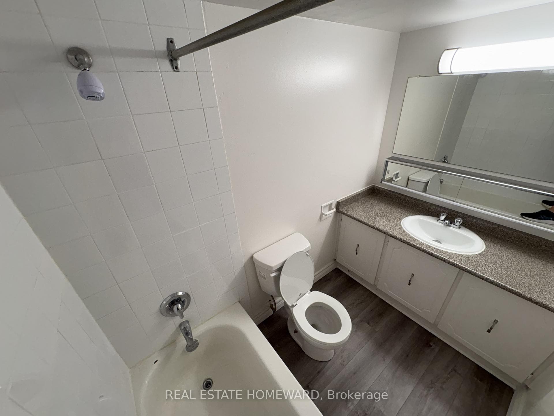 2720 Windwood Drive Unit 606 photo 13