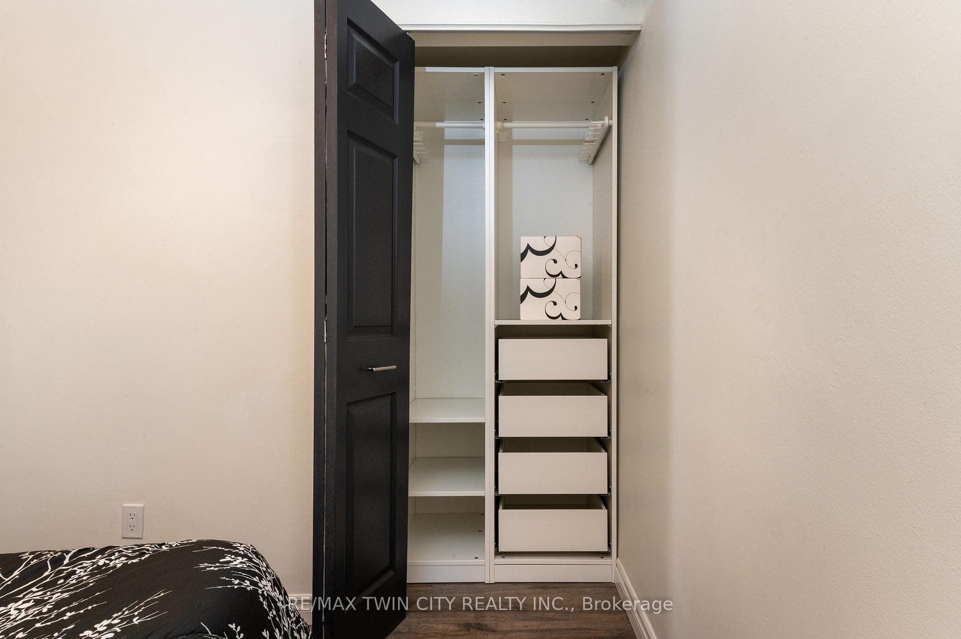 200 Charlton Avenue Unit 202 photo 13