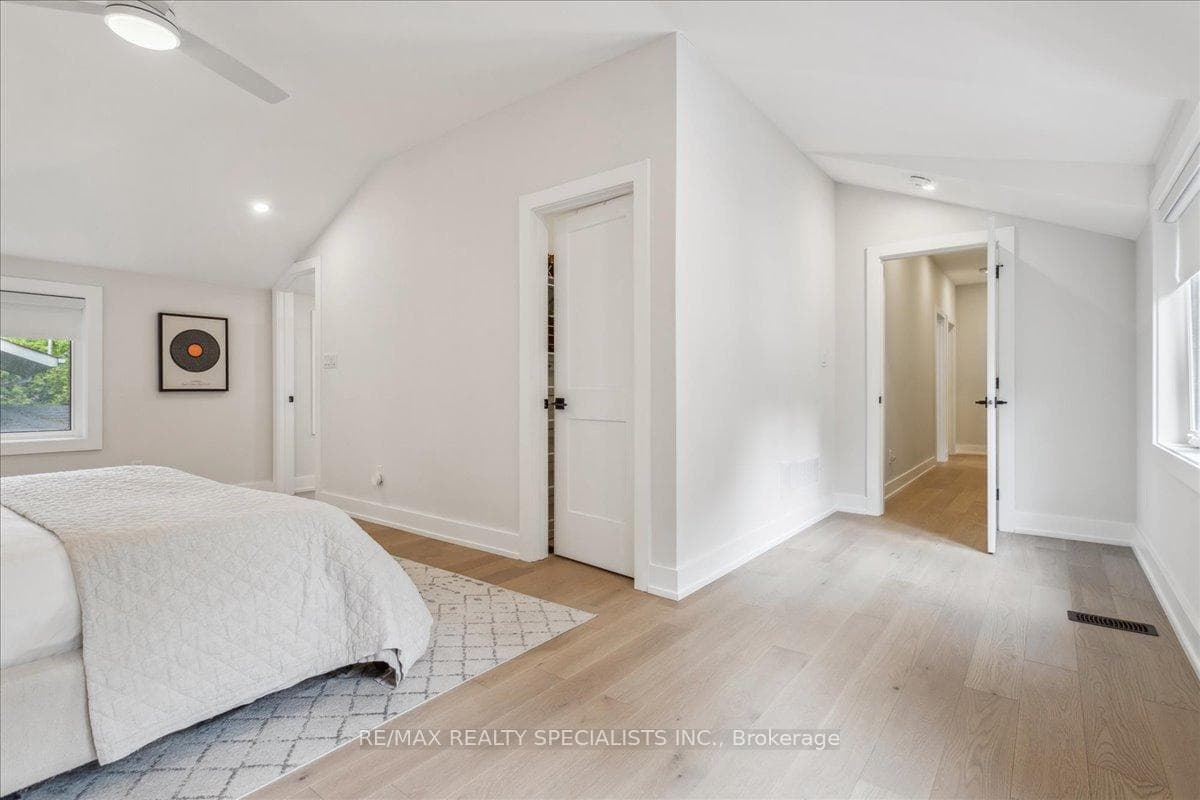 1422 Everall Road photo 17