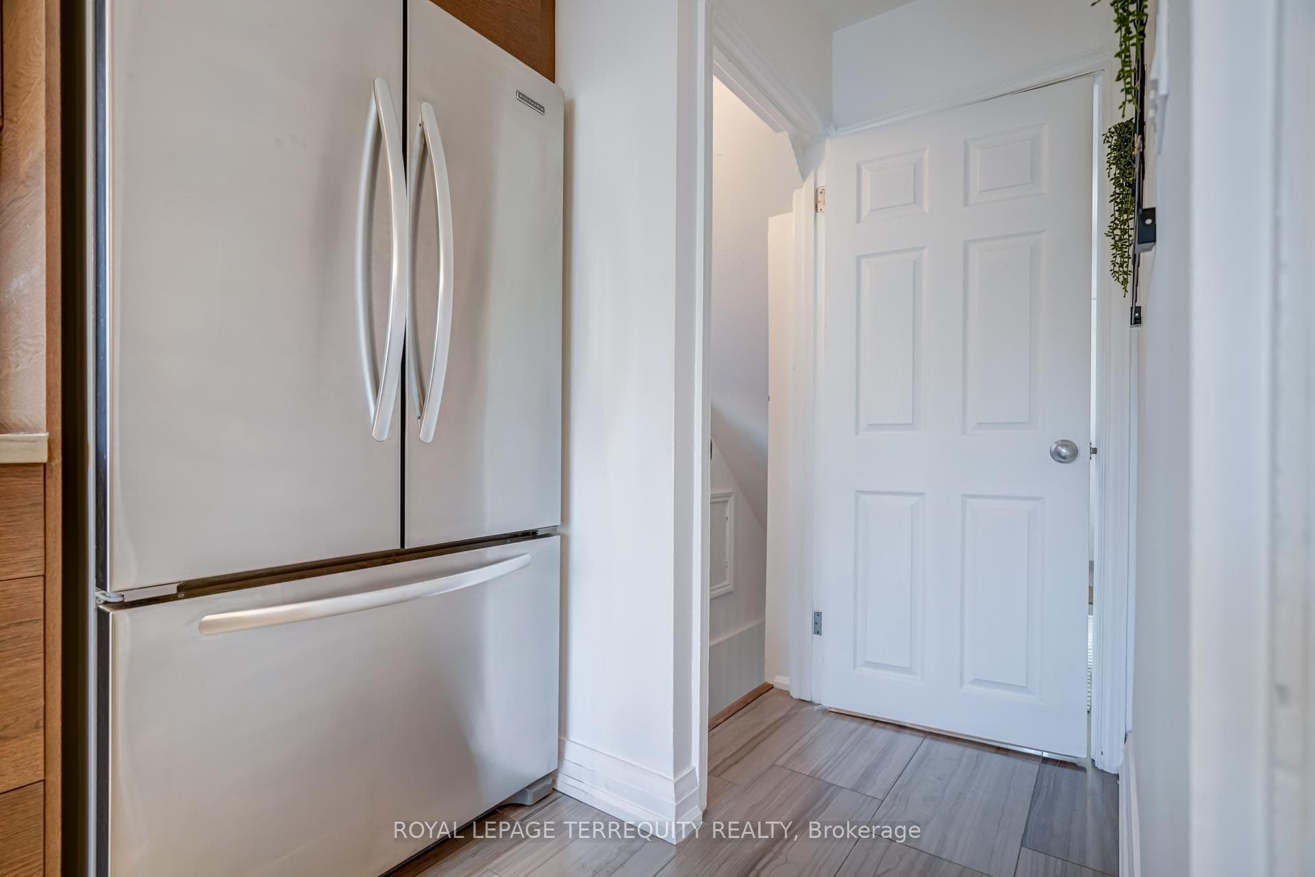 44 Thursfield Crescent photo 29