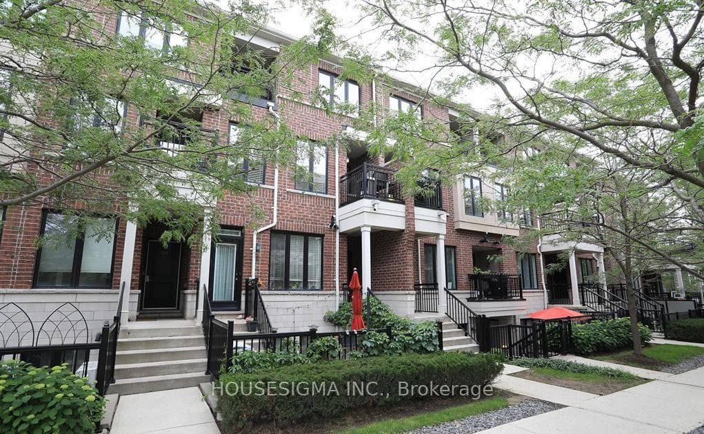 40 Carnation Avenue Unit 122 photo 2