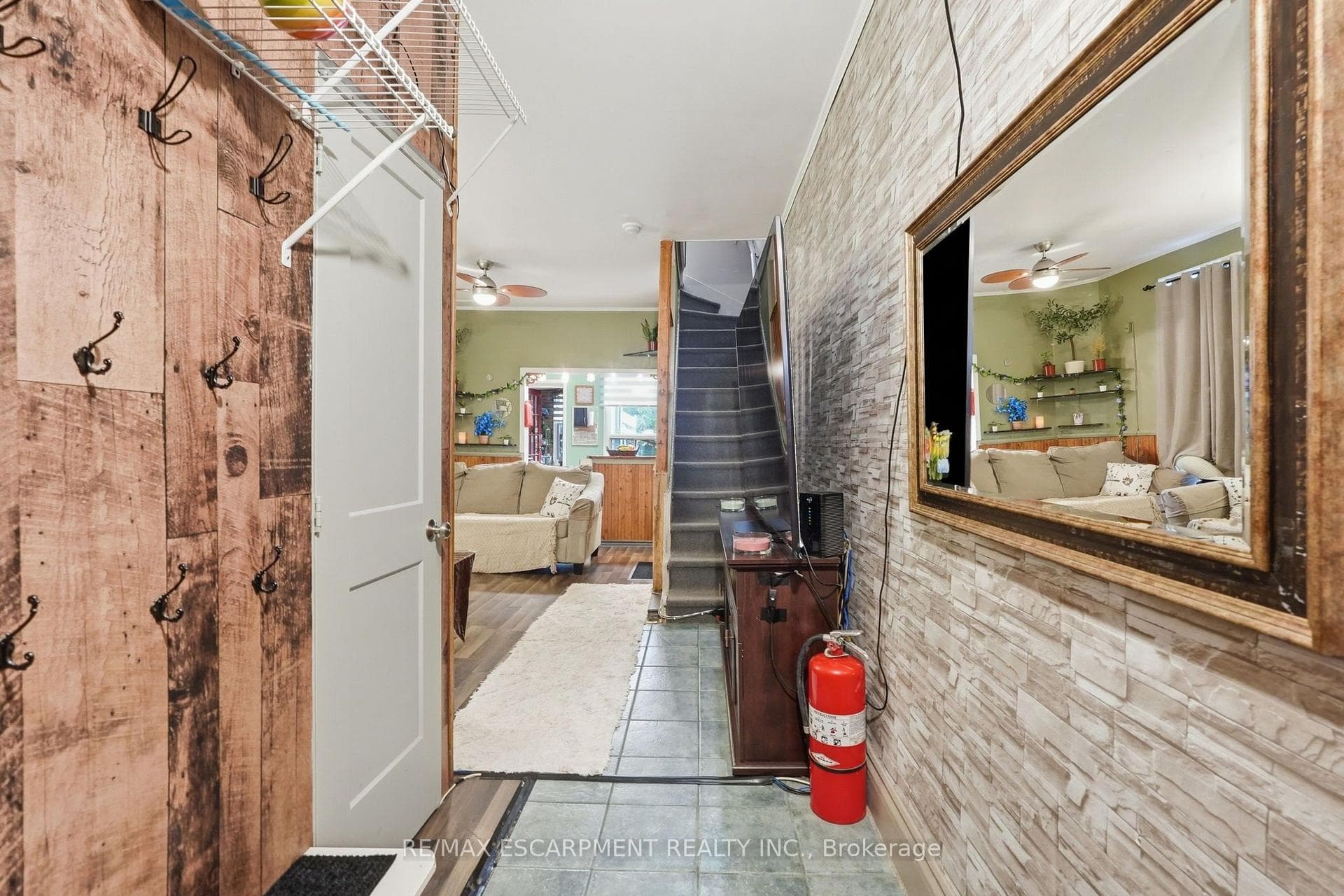 182 Cavell Avenue photo 6