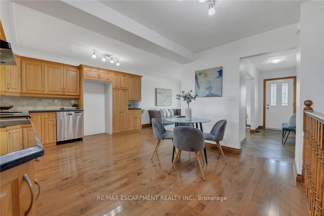 617 Eighth Road photo 12