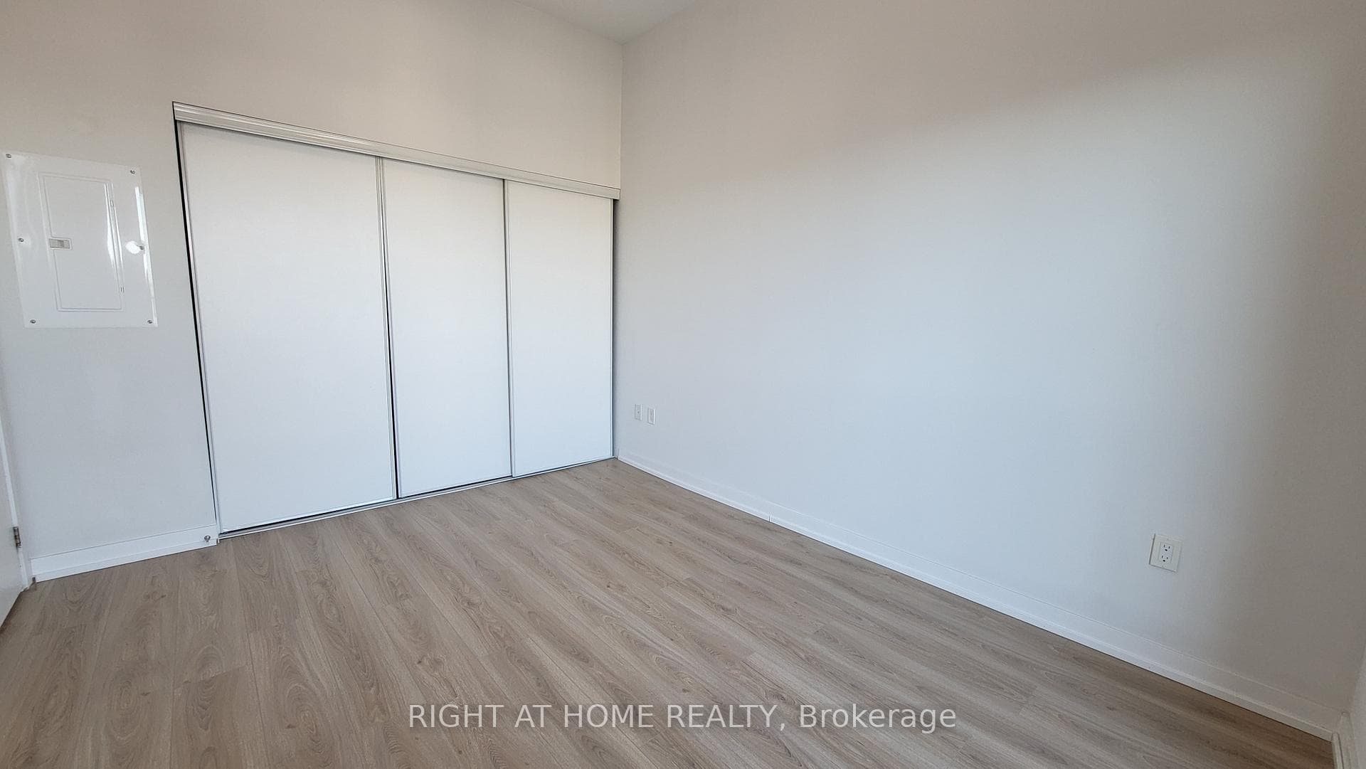 4055 Parkside Village Drive Unit 433 photo 21