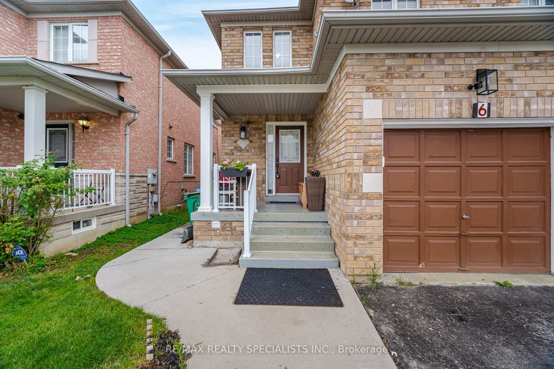 6 Flatfield Way photo 2