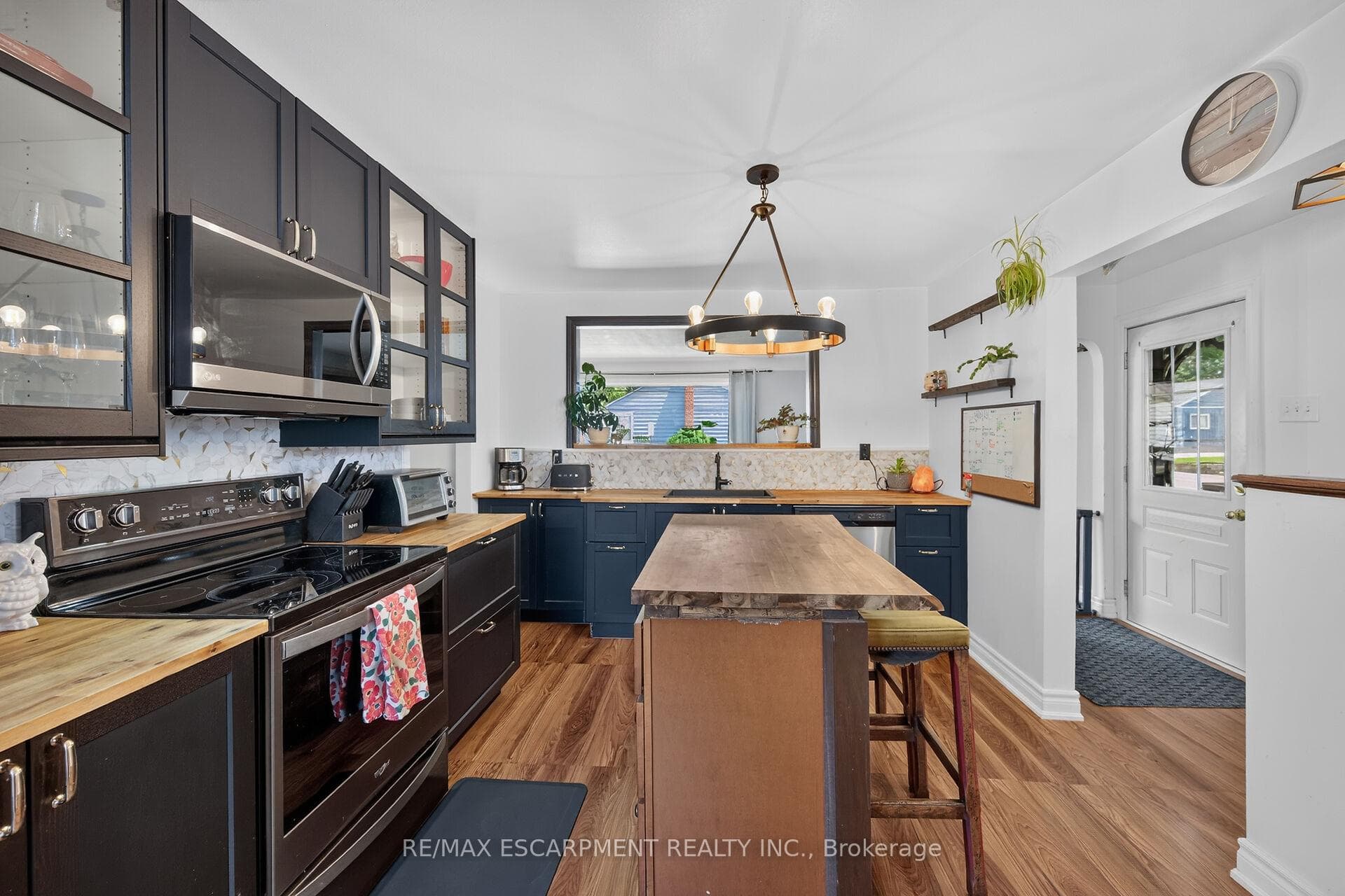 331 Guelph Street photo 14