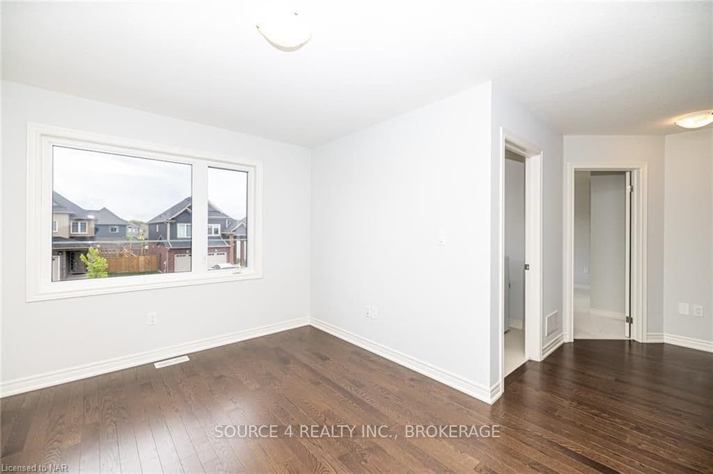 140 SUSAN Drive photo 18