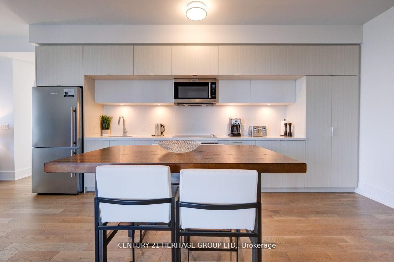 585 Bloor Street Unit 3918 photo 8