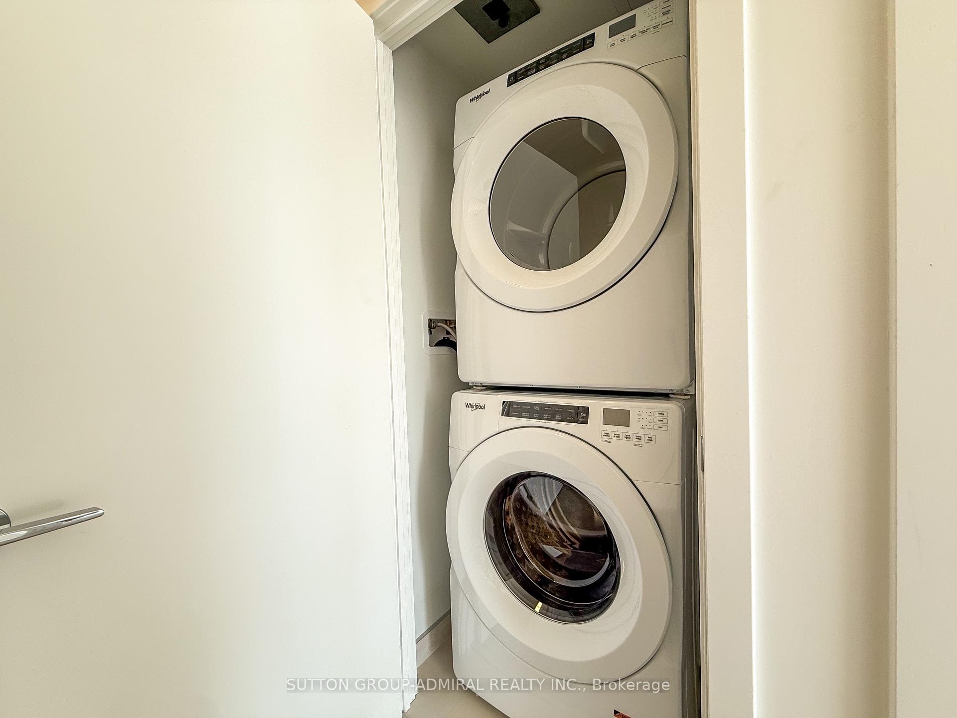 1007 The Queensway N/A Unit 225 photo 8