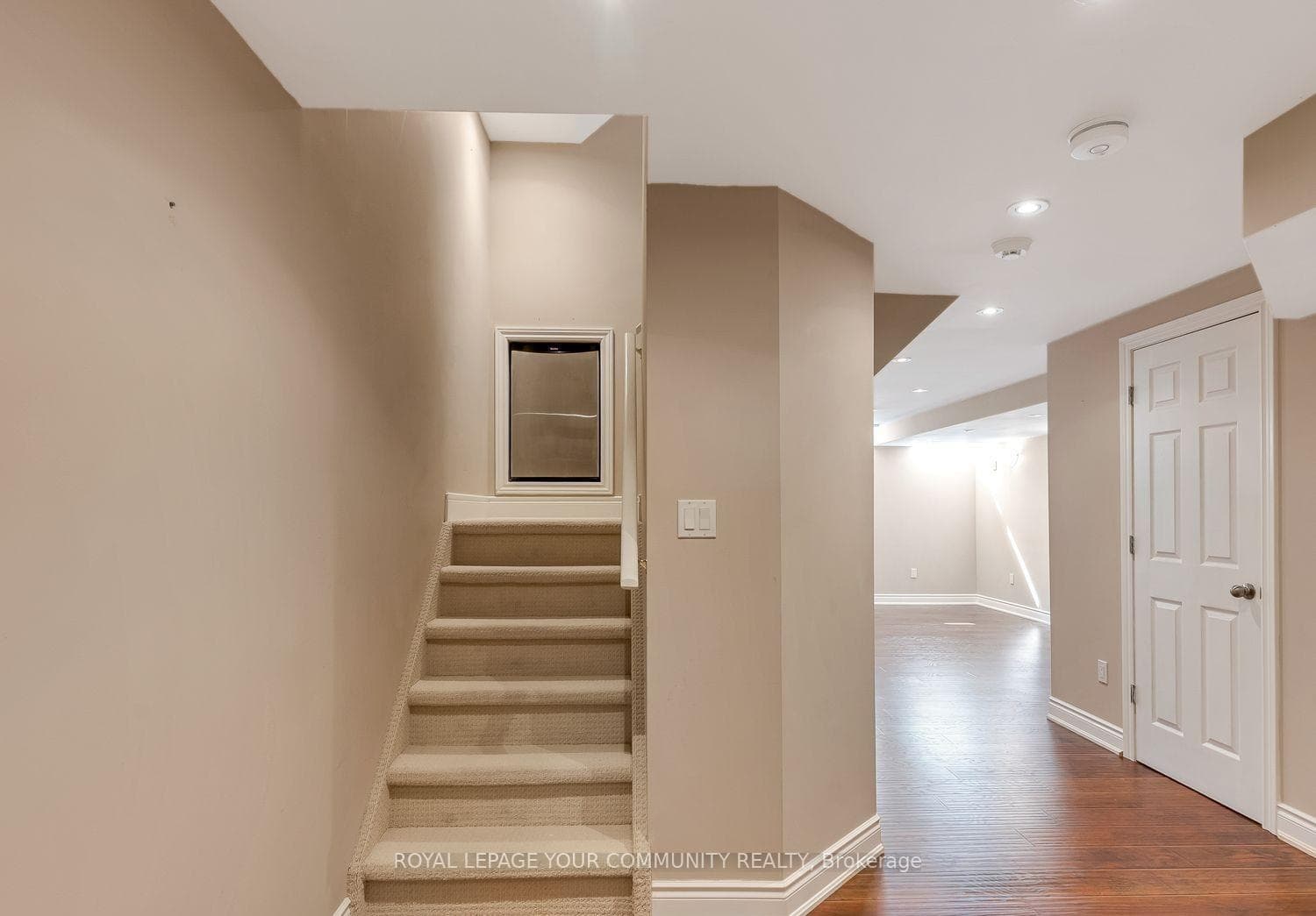 5806 Page Crescent photo 24