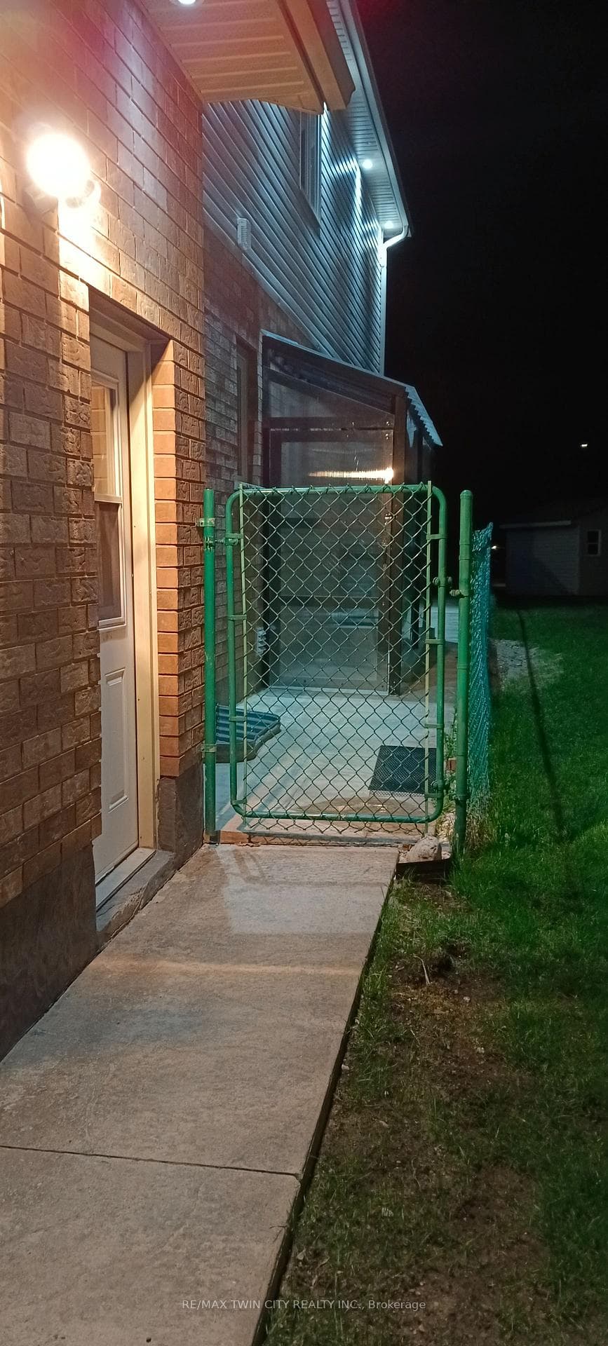 447 Kelso Drive Unit Lower photo 6